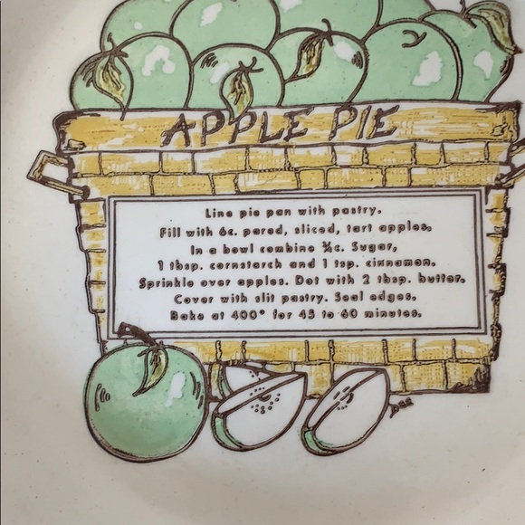 Apple Pie Baking Dish - Picture 2 of 2